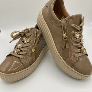 NEW GABOR PLATFORM HEEL  LACE UP SNEAKER  SIZE 7